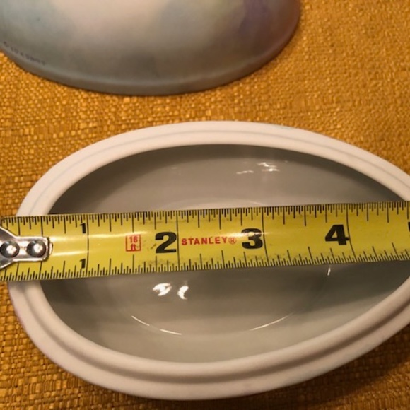 Old, Vintage, Antique Porcelain Covered Egg Jewelry / Keepsake Box - Picture 13 of 13